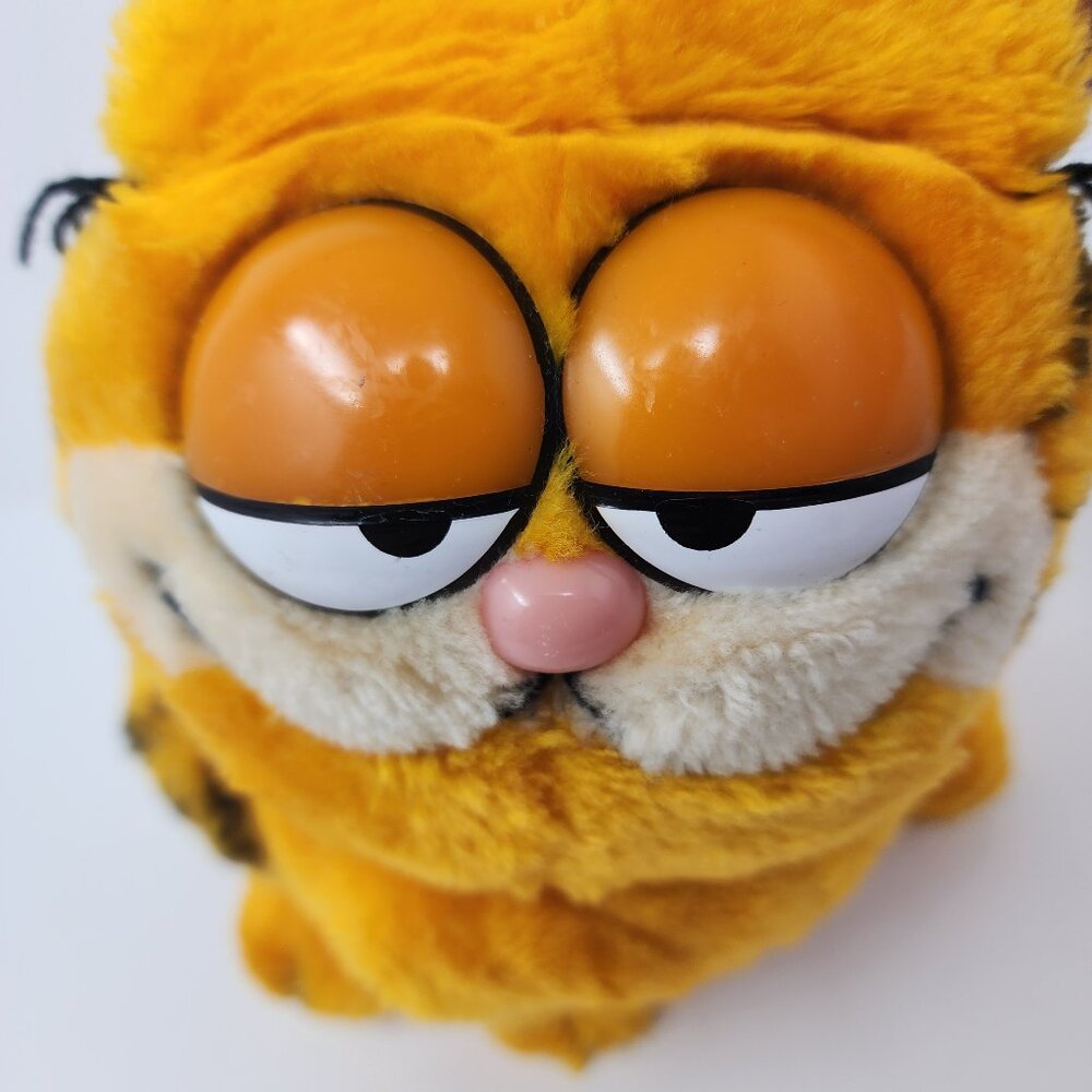 Vtg 1981 Dakin Garfield Cat Sitting 9" Plush Shredded Clippings Stuffed Animal - Picture 14 of 15